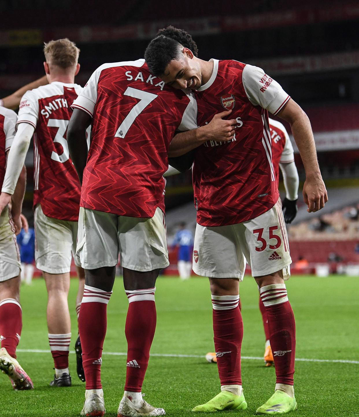 关于转会期足总杯传出新动向，费耶诺德刷新队史纪录，管理层表态——底气十足，临场指挥获称赞的信息