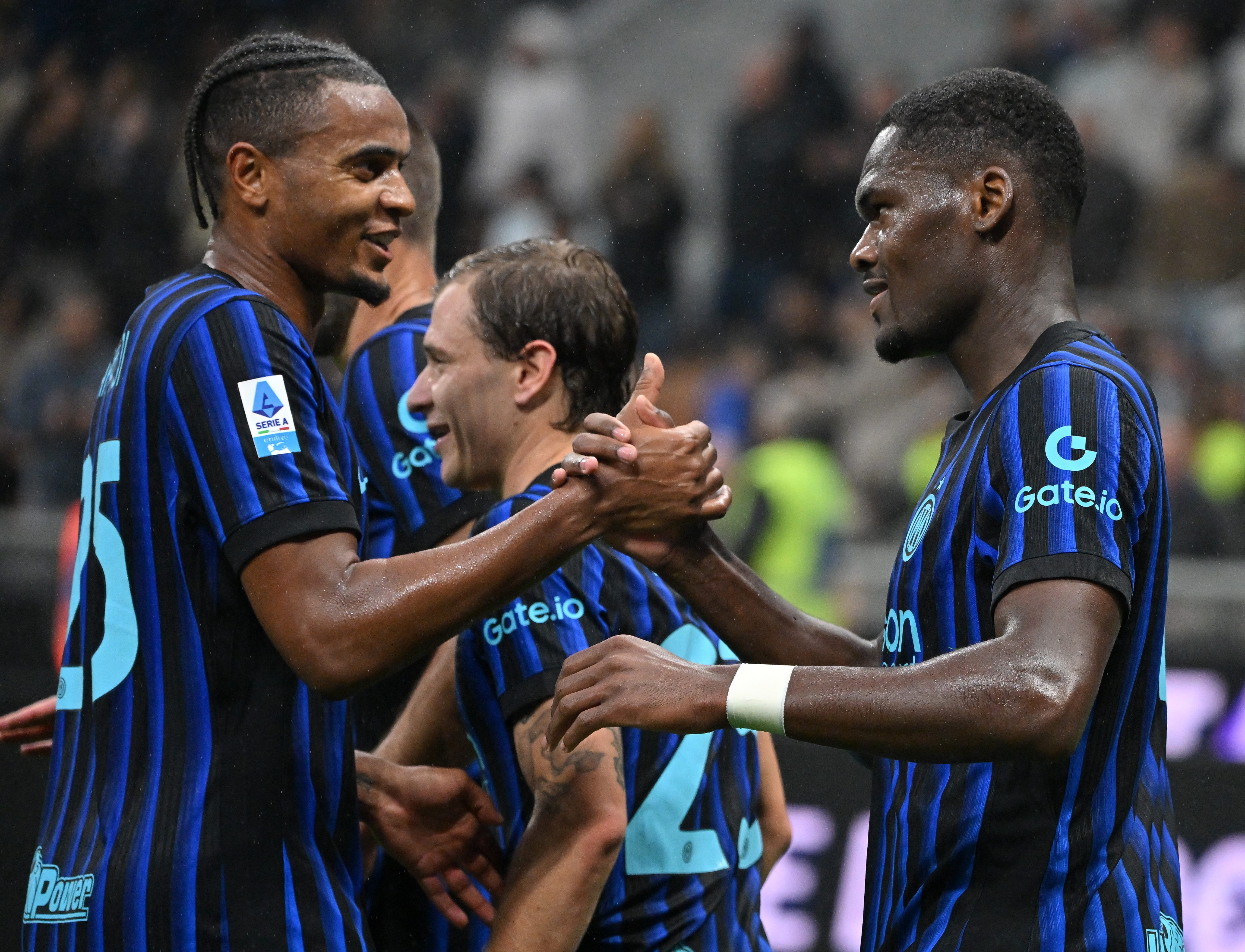 Jiuyou Sports-包含国际米兰训练开放日，今晚回应争议引欢呼，意甲在即，轮换策略成焦点的词条